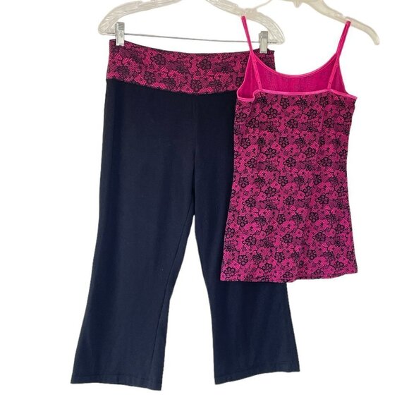 Mix & Co. Yoga Set with Capri Length Pants and Matching Tank  Fuchsia and Black - Picture 3 of 5